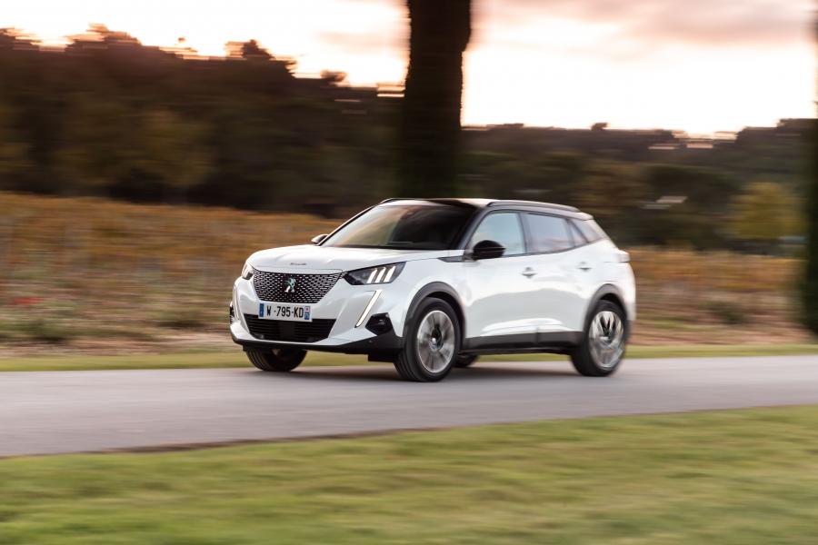  Peugeot e-2008 GT (Digital White) 2019 года  (WW) (фото 23 из 119)